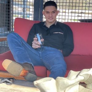 Meet your Posher, Leo